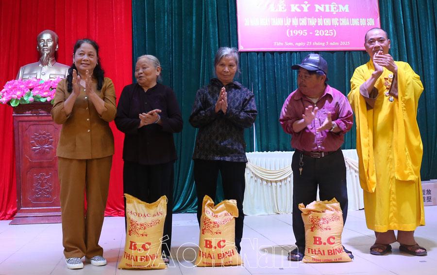 Ghi nhận hoạt động nhân đạo, từ thiện của Hội Chữ thập đỏ khu vực chùa Long Đọi Sơn