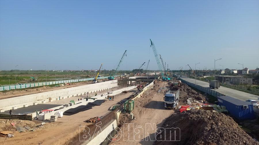 Đầu tư hạ tầng giao thông đồng bộ, hiện đại