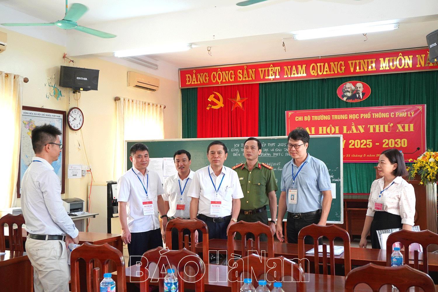 Trên 10.350 thí sinh bắt đầu môn thi đầu tiên Kỳ thi tốt nghiệp THPT năm 2025