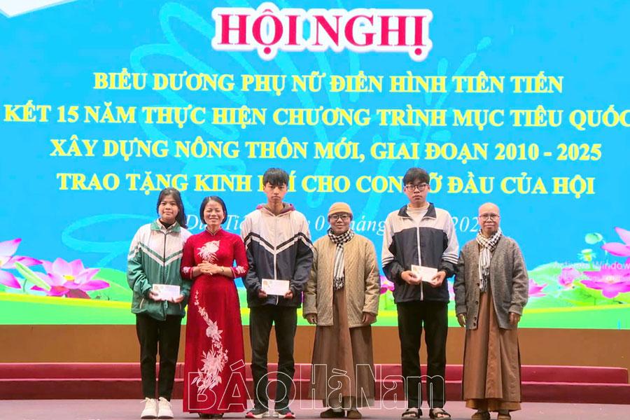 Phụ nữ Duy Tiên với phong trào lao động sáng tạo, xây dựng gia đình hạnh phúc