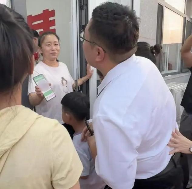 Bị ép chuyển tiền mới được đón dâu, phản ứng của chú rể khiến nhà gái bàng hoàng