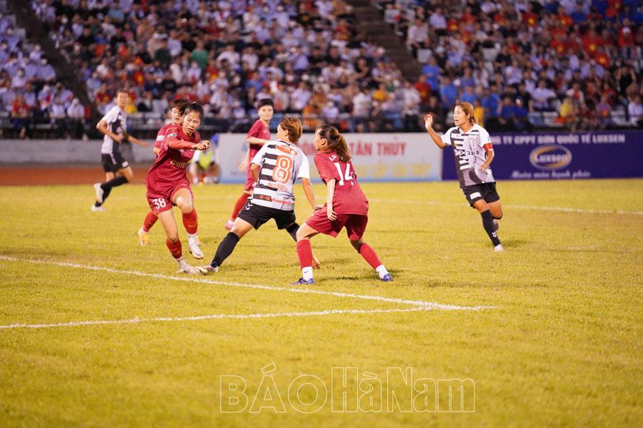 Khai mạc giao lưu bóng đá giữa CLB Phong Phú Hà Nam với CLB của tỉnh Hyogo và thành phố Kobe (Nhật Bản)