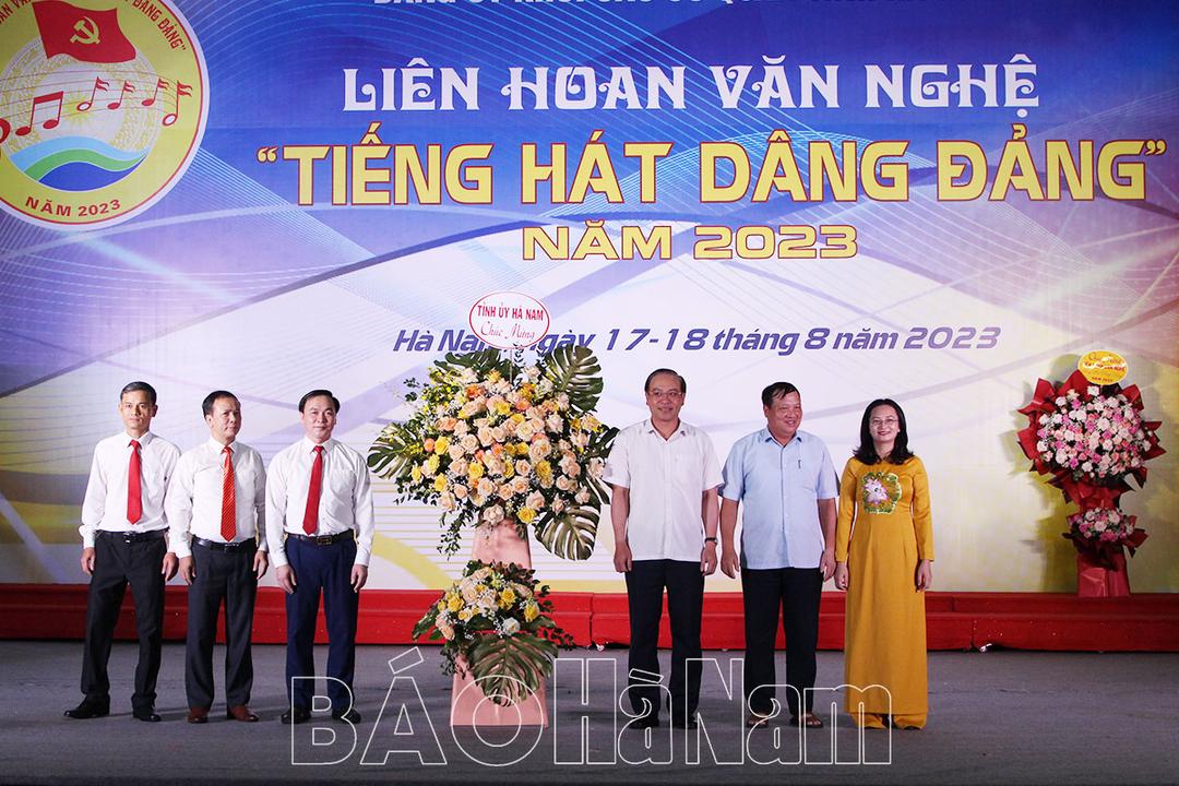 Đảng ủy Khối các cơ quan tỉnh khai mạc Liên hoan văn nghệ “Tiếng hát dâng Đảng”