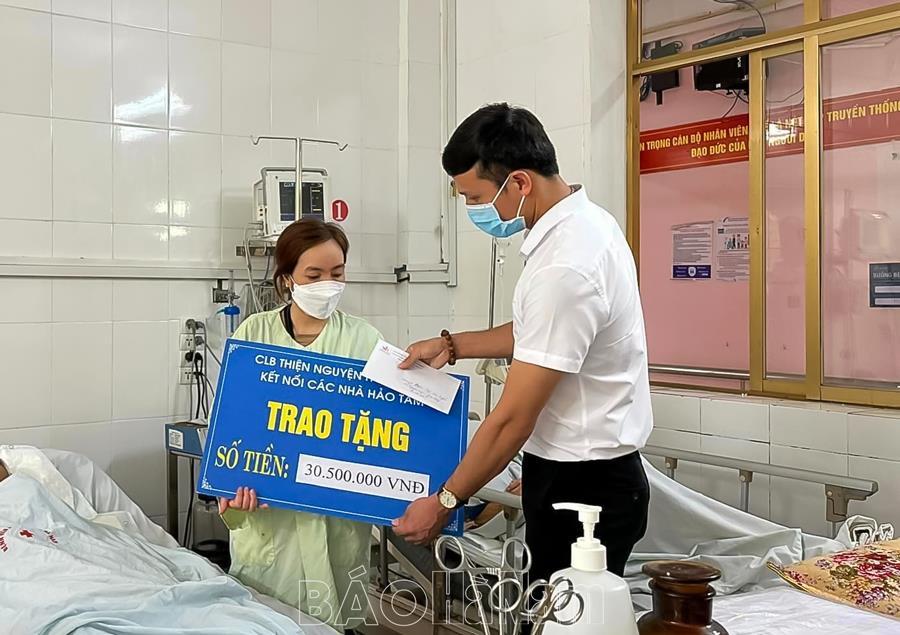Thầy giáo đam mê làm thiện nguyện, xây nhà tình nghĩa cho người nghèo