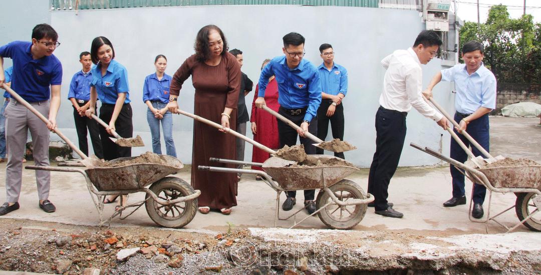 Khởi công xây dựng "Ngôi nhà khăn quàng đỏ” ở Liêm Túc