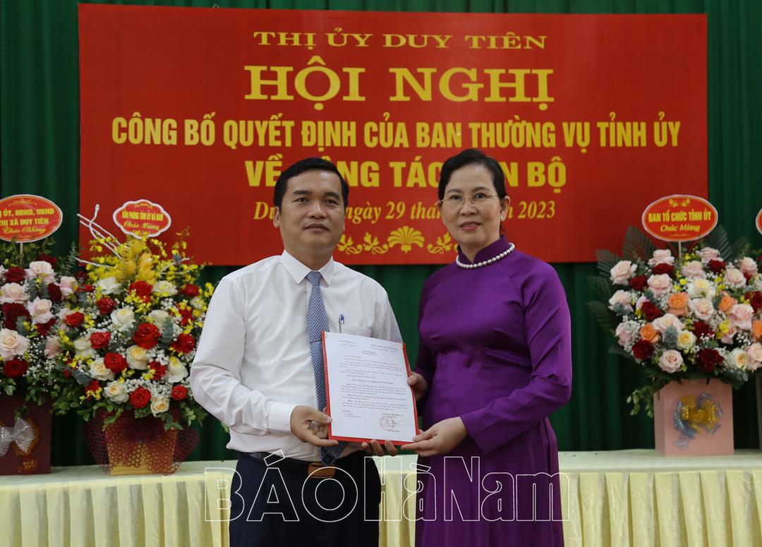 Điều động Giám đốc Sở Kế hoạch - Đầu tư về làm Bí thư Thị ủy Duy Tiên