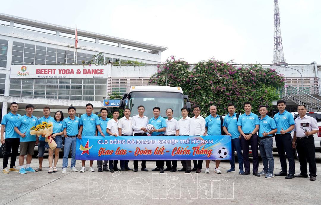 CLB Bóng đá Doanh nghiệp trẻ Hà Nam xuất quân tham dự giải đấu doanh nghiệp trẻ toàn quốc