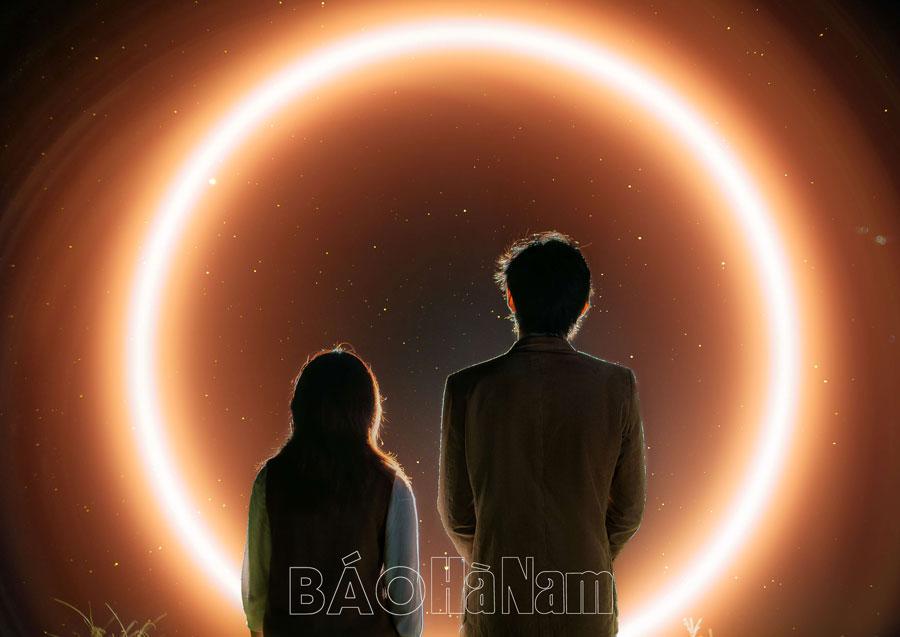 Bộ ảnh "Illumination": Ánh sáng có hình dạng gì trong thế giới của tân sinh viên Viện Báo chí?