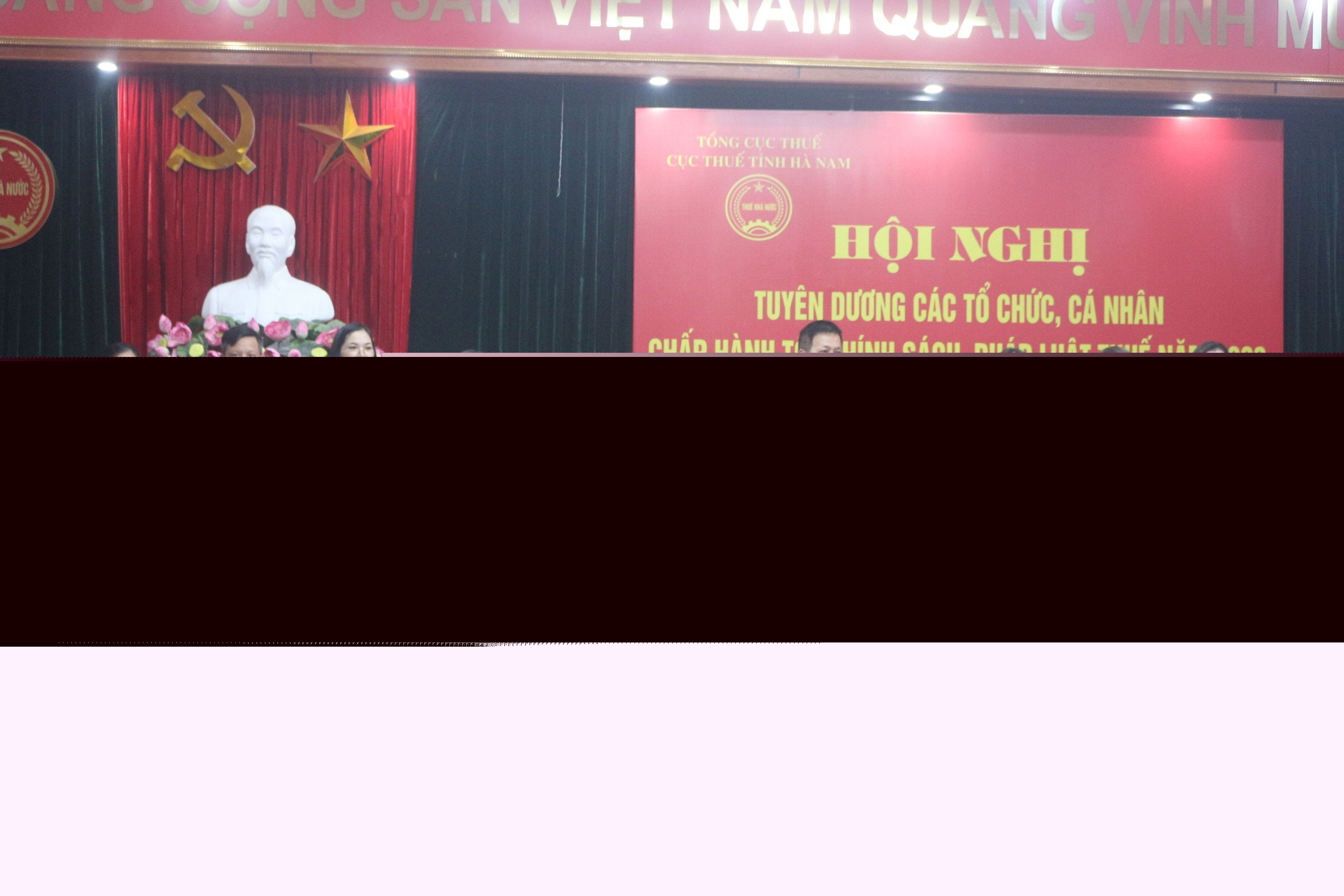 Tuyên dương các tổ chức, cá nhân thực hiện tốt chính sách, pháp luật thuế