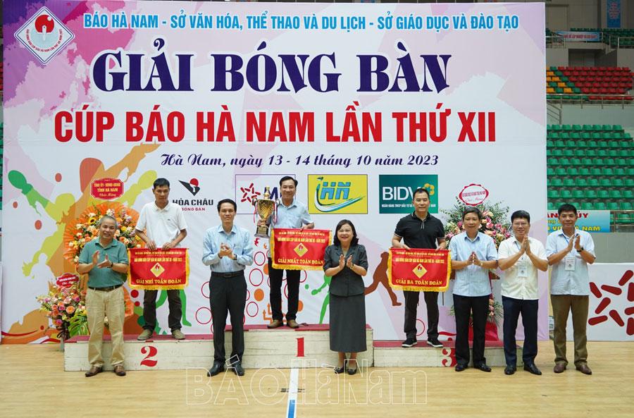 Thị xã Duy Tiên giành Cúp vô địch Giải Bóng bàn Cúp Báo Hà Nam lần thứ XII