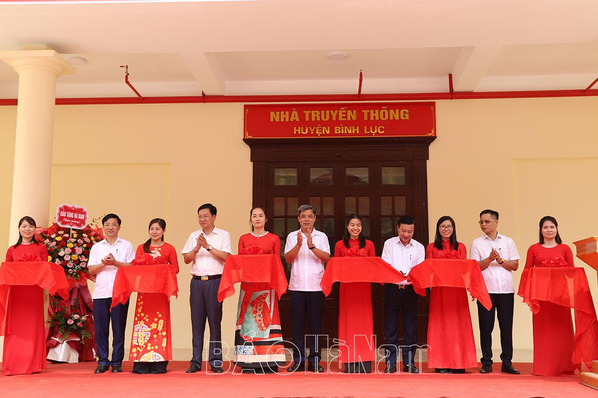 Bình Lục khánh thành, đưa vào sử dụng nhà truyền thống huyện