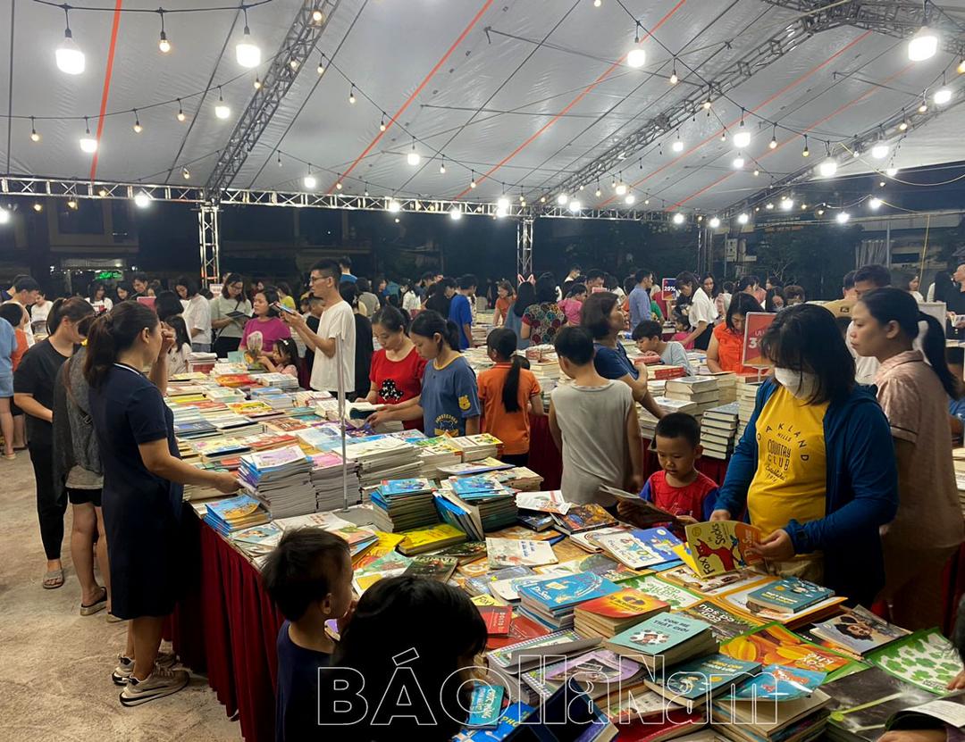 Hội sách Khuyến học Hà Nam năm 2023 thu hút hàng nghìn lượt người tham gia