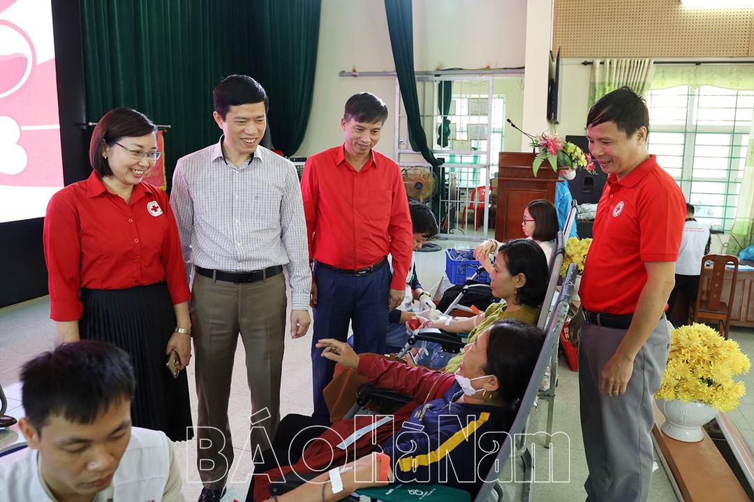 Lý Nhân hiến tặng 319 đơn vị máu trong ngày đầu hưởng ứng Lễ hội Xuân hồng 2024