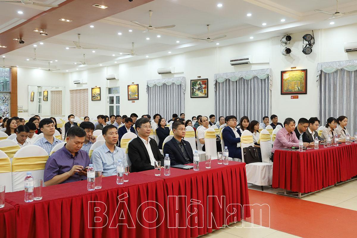 Tập huấn ứng dụng công nghệ thông tin và chuyển đổi số trong ngành Giáo dục năm 2023