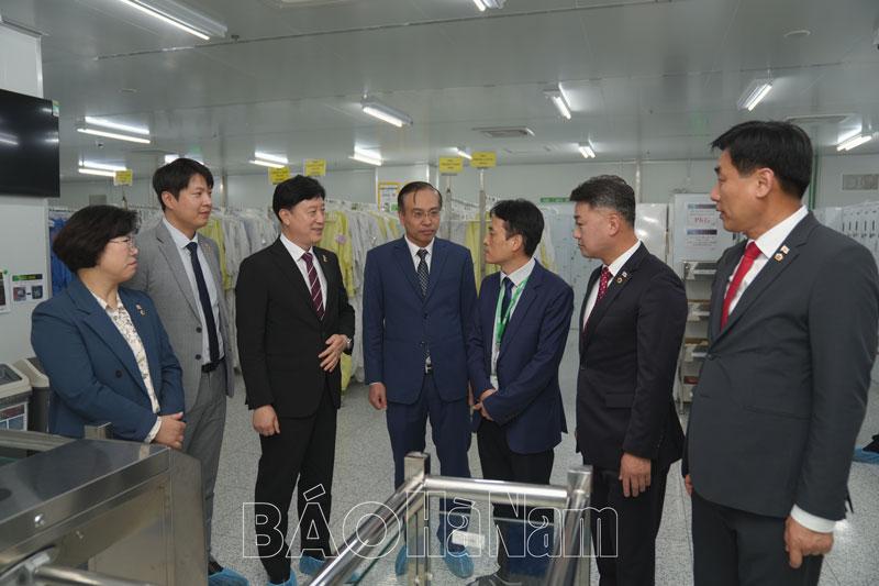 Đoàn công tác của Hội đồng Nghị viện tỉnh Gyeonggi, Hàn Quốc làm việc với Công ty TNHH Seoul Semiconductor Vina và Trường Cao đẳng FPT Polytechnic - Hà Nam