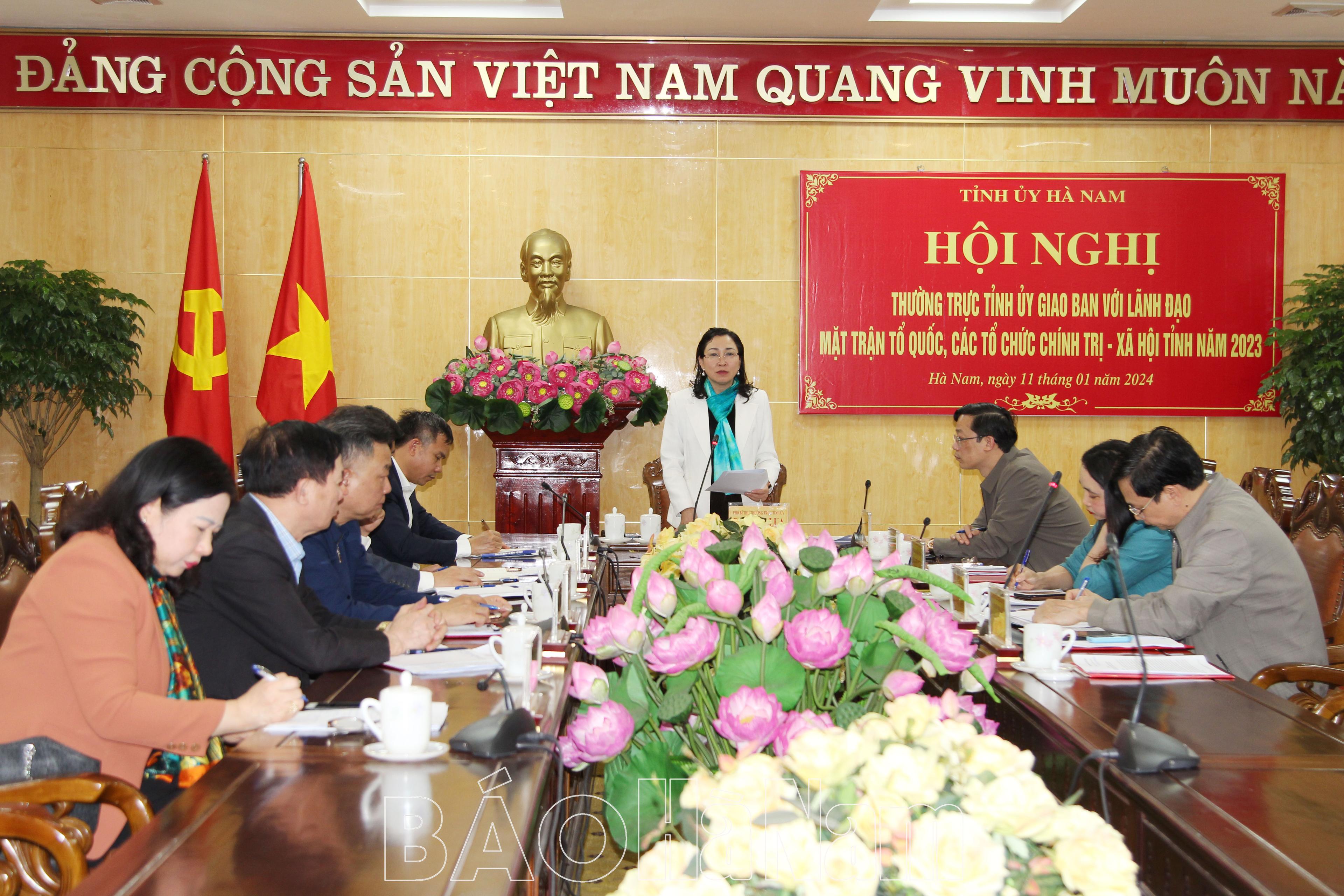 Thường trực Tỉnh ủy giao ban với lãnh đạo Mặt trận Tổ quốc và các tổ chức chính trị- xã hội