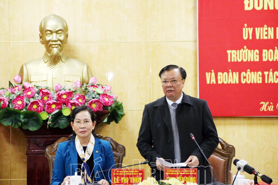 Đồng chí Bí thư Thành ủy Hà Nội Đinh Tiến Dũng thăm, chúc Tết Đảng bộ, chính quyền và nhân dân tỉnh Hà Nam