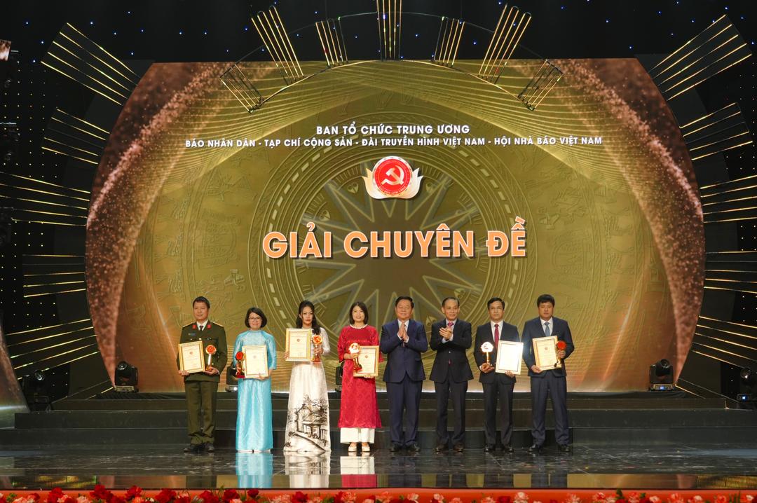 Báo Hà Nam đoạt Giải chuyên đề tại Giải Búa Liềm vàng lần thứ VIII năm 2023