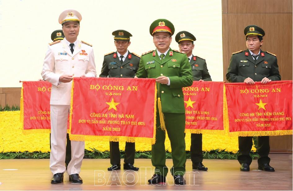Công an Hà Nam nỗ lực hoàn thành xuất sắc nhiệm vụ bảo đảm an ninh, trật tự, phục vụ phát triển kinh tế - xã hội