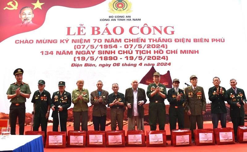 Công an tỉnh Hà Nam tri ân các anh hùng liệt sĩ và chiến sĩ Điện Biên