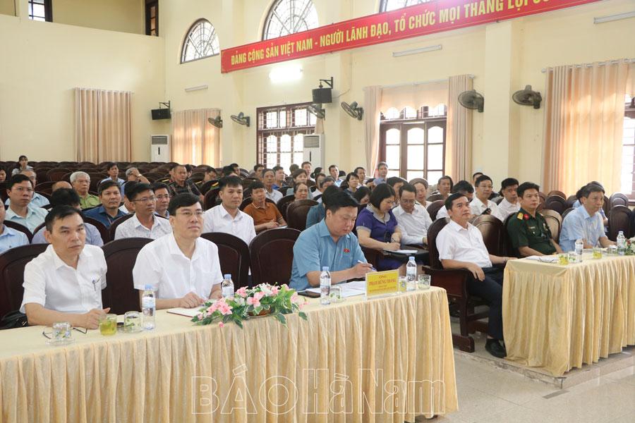 Đoàn ĐBQH tỉnh tiếp xúc cử tri tại thị xã Duy Tiên