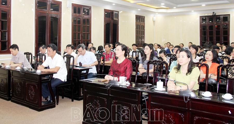 Tỉnh ủy Hà Nam tổ chức điểm cầu theo dõi chương trình truyền hình trực tiếp Lễ kỷ niệm, diễu binh, diễu hành 70 năm Chiến thắng Điện Biên Phủ