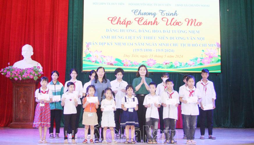 Hội LHPN Duy Tiên tổ chức Chương trình “Chắp cánh ước mơ”