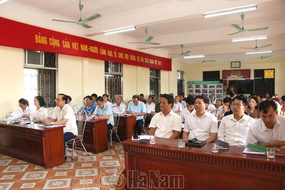 Đại biểu HĐND tỉnh tiếp xúc cử tri tại huyện Bình Lục