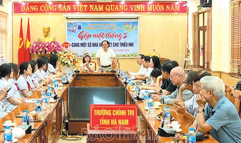 Đi tìm tài năng văn chương trong nhà trường