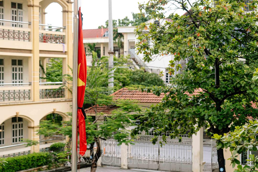 Nhiều cơ quan, đơn vị, người dân Hà Nam treo cờ rủ tưởng niệm Tổng Bí thư Nguyễn Phú Trọng