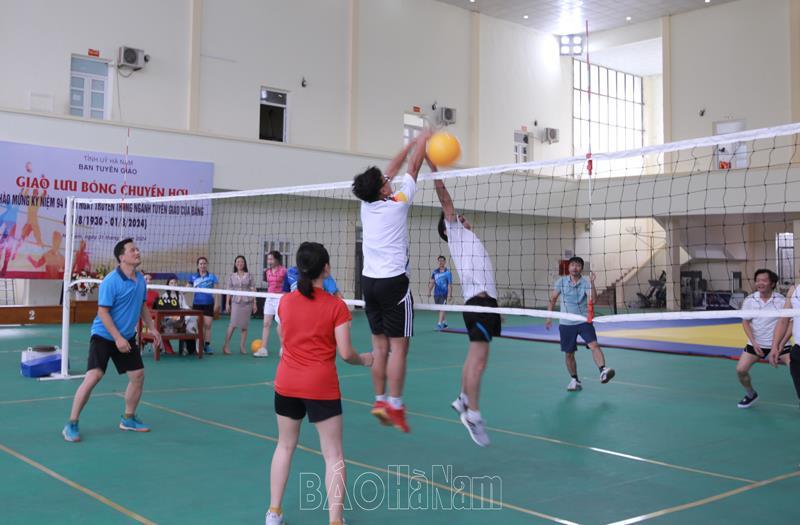 Giao lưu thể thao chào mừng Ngày truyền thống ngành Tuyên giáo của Đảng