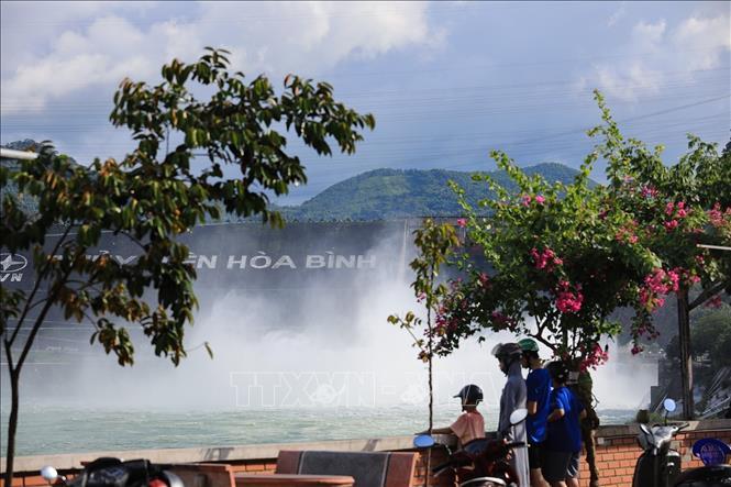 Mở cửa xả đáy các hồ thủy điện Sơn La, Hòa Bình và Tuyên Quang