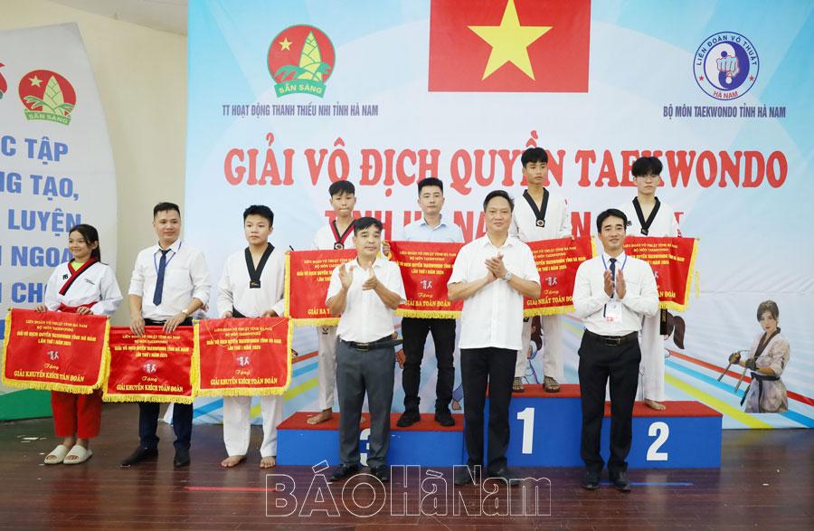 Hơn 300 vận động viên tham gia Giải vô địch quyền Taekwondo tỉnh Hà Nam lần thứ I