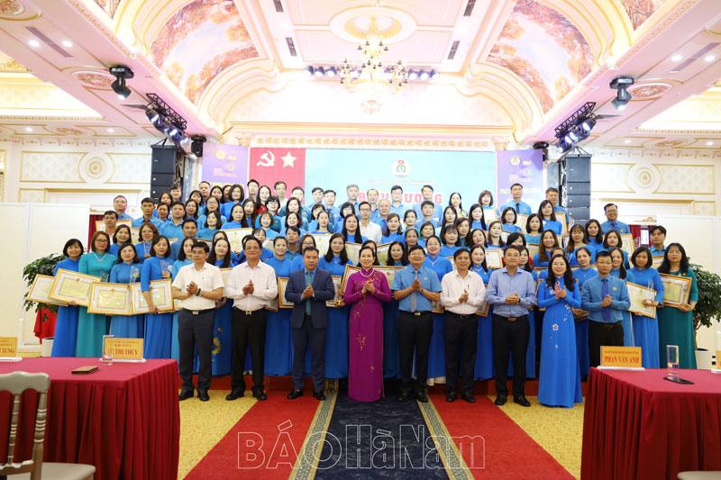 Liên đoàn Lao động tỉnh biểu dương cán bộ công đoàn tiêu biểu xuất sắc