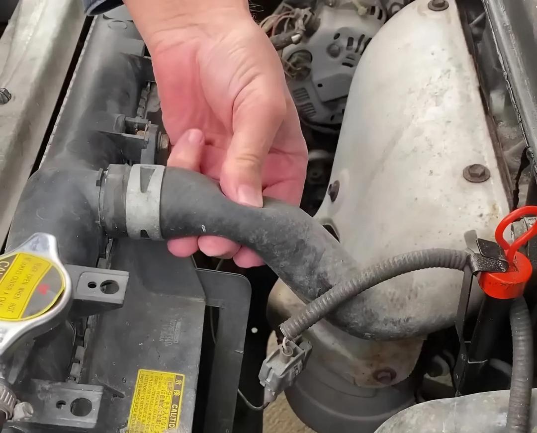 Mẹo kiểm tra ống dẫn trong ô tô đơn giản giúp tránh phát sinh sửa chữa về sau