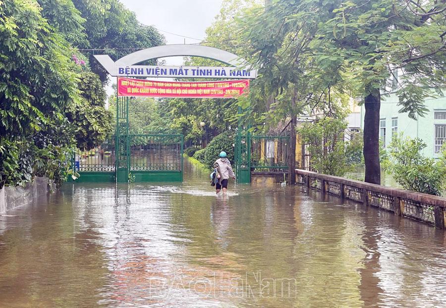TP Phủ Lý bảo đảm an toàn cho người dân vùng ngập lụt