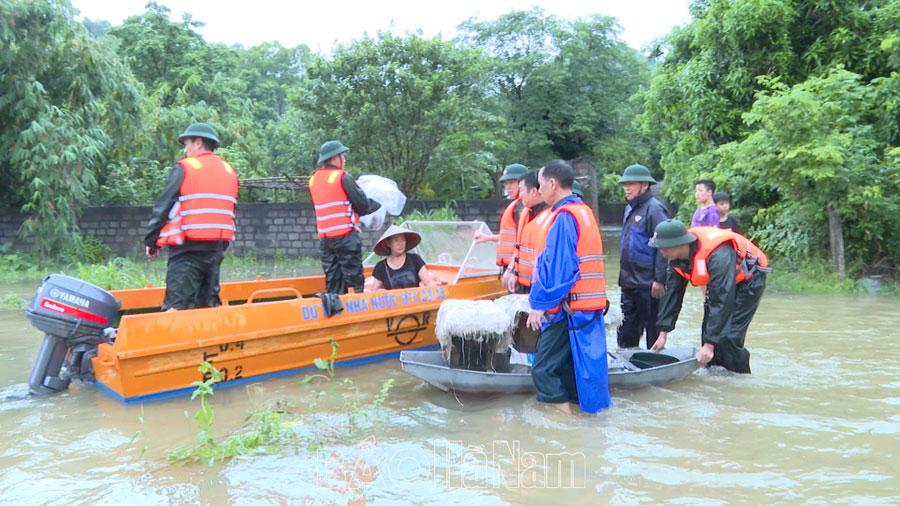 LLVT Kim Bảng nỗ lực tham gia ứng phó với mưa, lũ