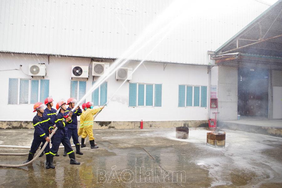 Thực tập phương án chữa cháy tại Công ty cổ phần May và thương mại Ngân Hà