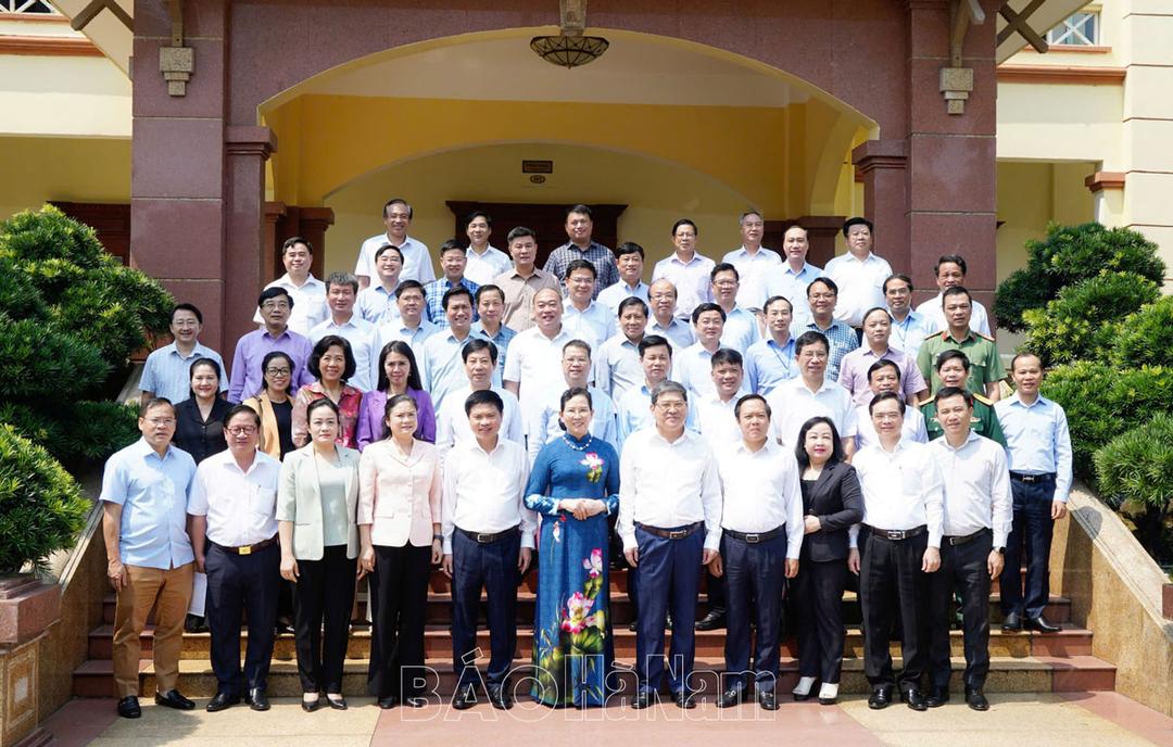 Đoàn cán bộ lớp Bồi dưỡng quy hoạch Ủy viên Trung ương Đảng làm việc với Ban Thường vụ Tỉnh ủy