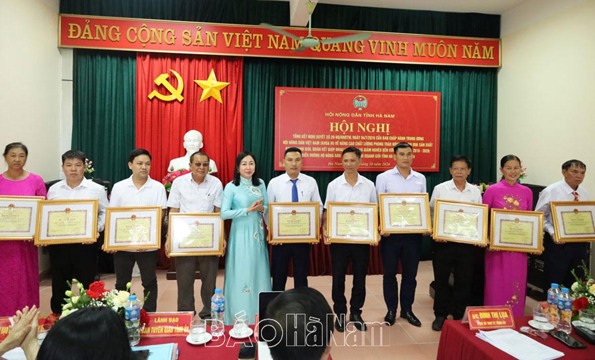 Biểu dương nông dân sản xuất, kinh doanh giỏi tỉnh năm 2024