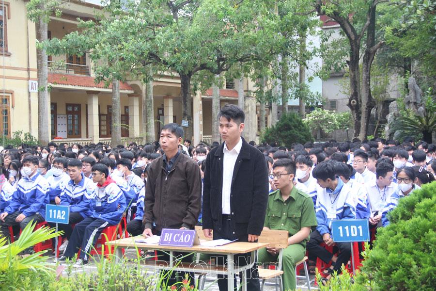 Chi đoàn Tòa án nhân dân tỉnh tổ chức phiên tòa giả định tại Trường THPT A Bình Lục