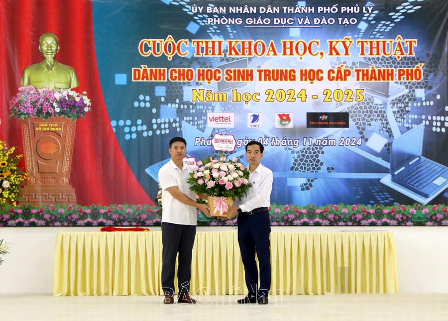 Thành phố Phủ Lý khai mạc cuộc thi Khoa học kỹ thuật dành cho học sinh THCS