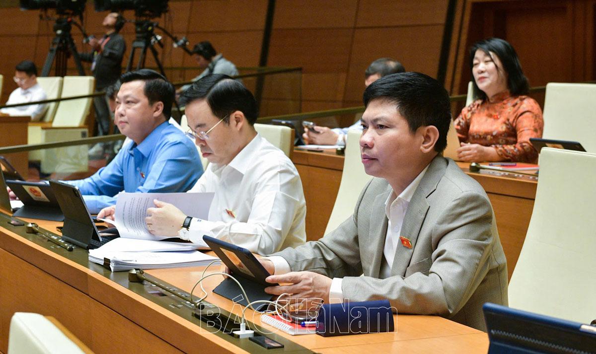 Kỳ họp thứ 8, Quốc hội khóa XV: Đoàn ĐBQH tỉnh tham gia thảo luận về Dự án Luật Đầu tư công (sửa đổi)