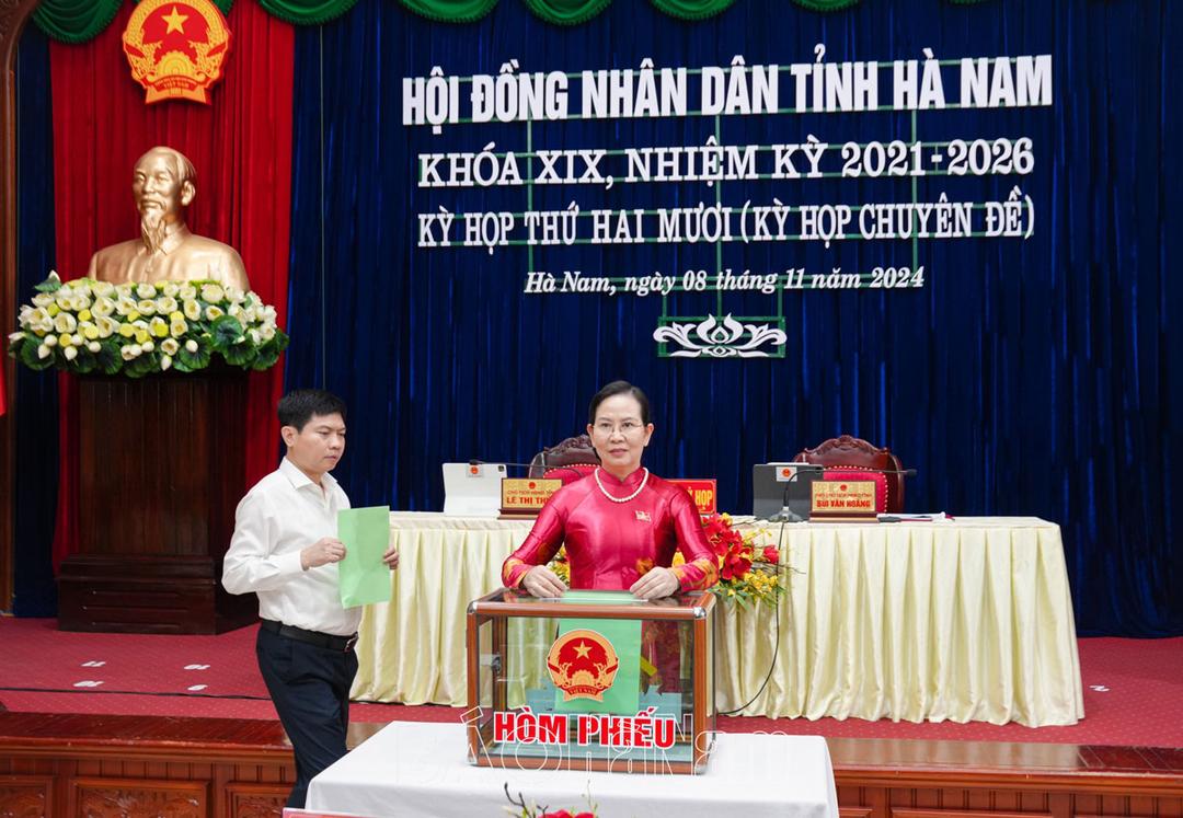 Kỳ họp chuyên đề HĐND tỉnh khóa XIX thông qua 30 nghị quyết về KT-XH và công tác nhân sự