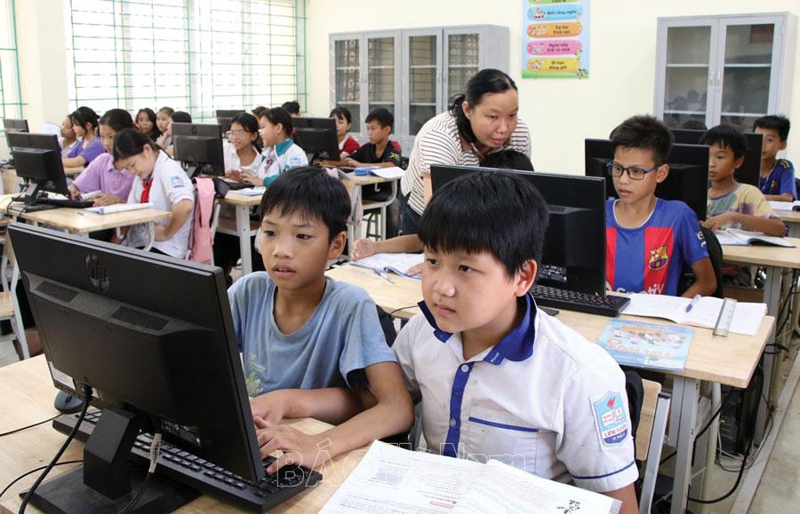 Xã hội hóa đầu tư xây dựng cơ sở vật chất trường, lớp