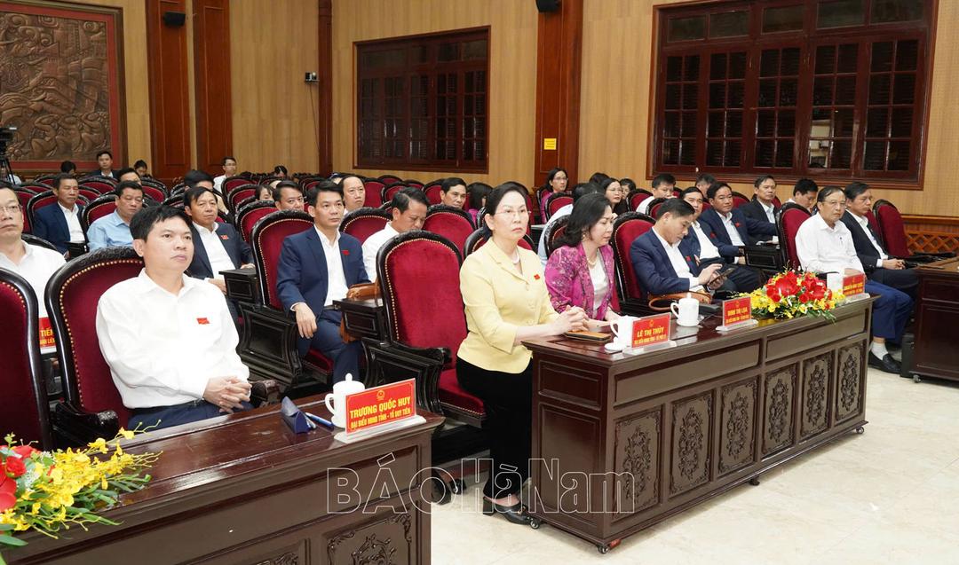 Tiếp tục chương trình Kỳ họp thường lệ cuối năm 2024, HĐND tỉnh khóa XIX: Các đại biểu thảo luận tại tổ