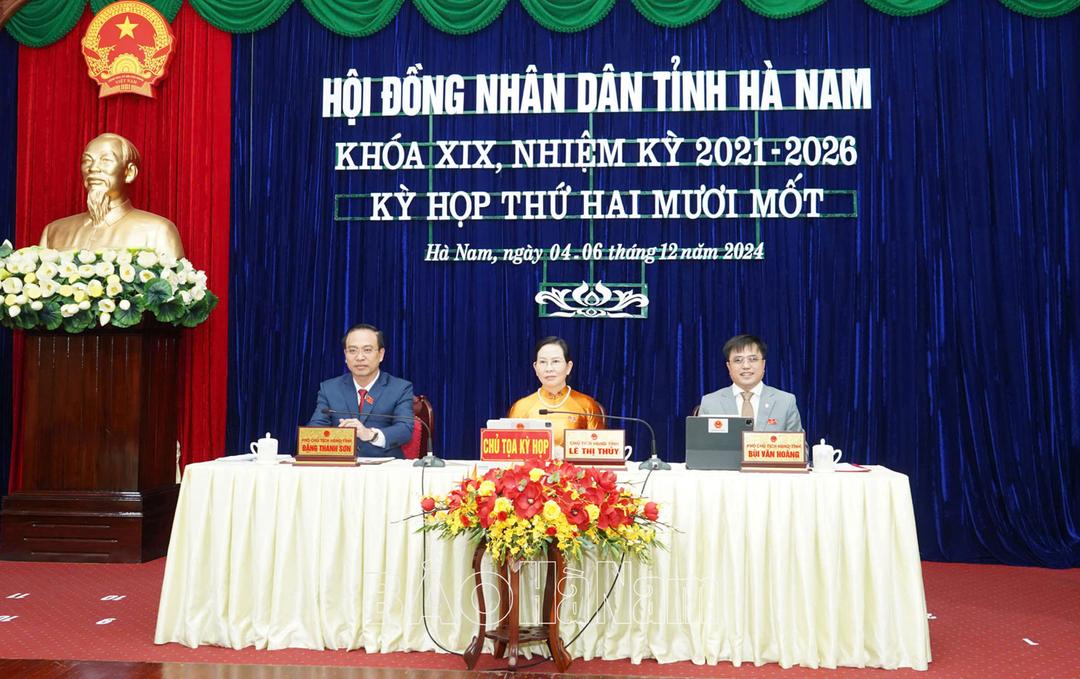 Tiếp tục chương trình Kỳ họp thứ 21, HĐND tỉnh khóa XIX: HĐND tỉnh thảo luận và chất vấn, trả lời ý kiến cử tri tại hội trường