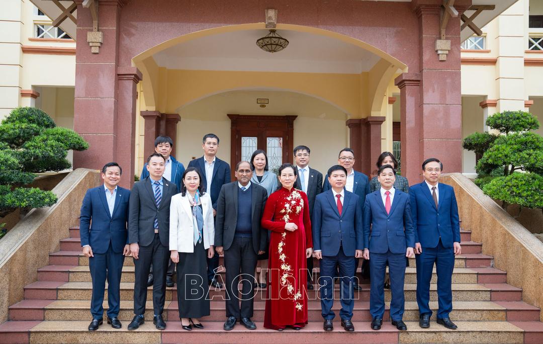 Đại sứ đặc mệnh toàn quyền Singapore tại Việt Nam làm việc, tìm hiểu môi trường đầu tư tại Hà Nam