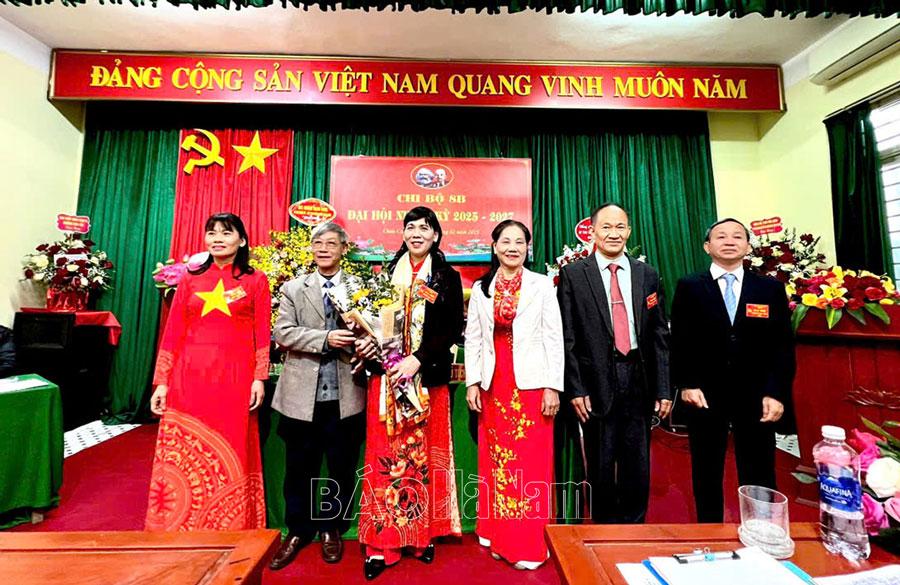 Chi bộ 8B phường Châu Cầu tổ chức Đại hội nhiệm kỳ 2025 - 2027