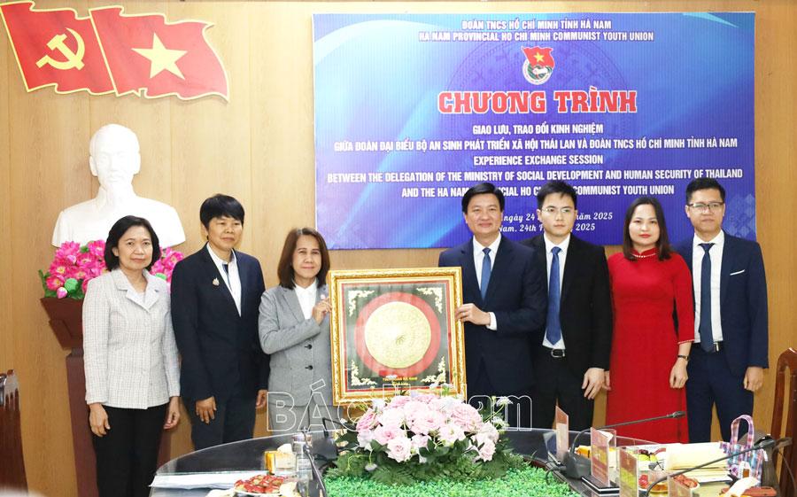 Tỉnh đoàn Hà Nam làm việc với Đoàn công tác của Bộ An sinh Phát triển xã hội Thái Lan